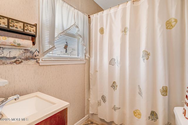 39 S Los Angeles Drive, Little Egg Harbor, NJ 08087