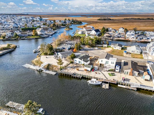 39 S Los Angeles Drive, Little Egg Harbor, NJ 08087