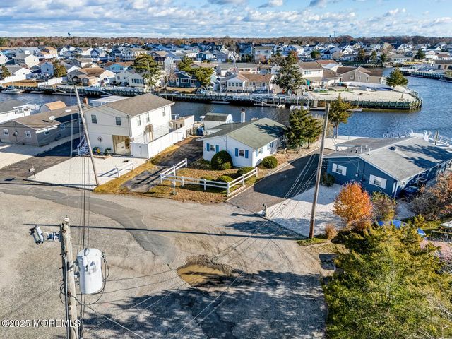 39 S Los Angeles Drive, Little Egg Harbor, NJ 08087