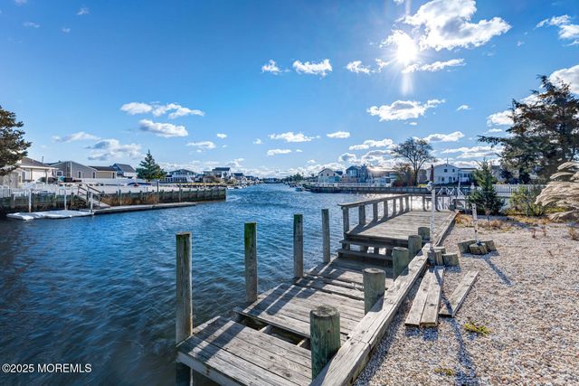 39 S Los Angeles Drive, Little Egg Harbor, NJ 08087