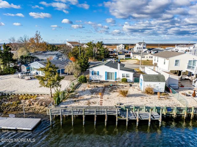 39 S Los Angeles Drive, Little Egg Harbor, NJ 08087