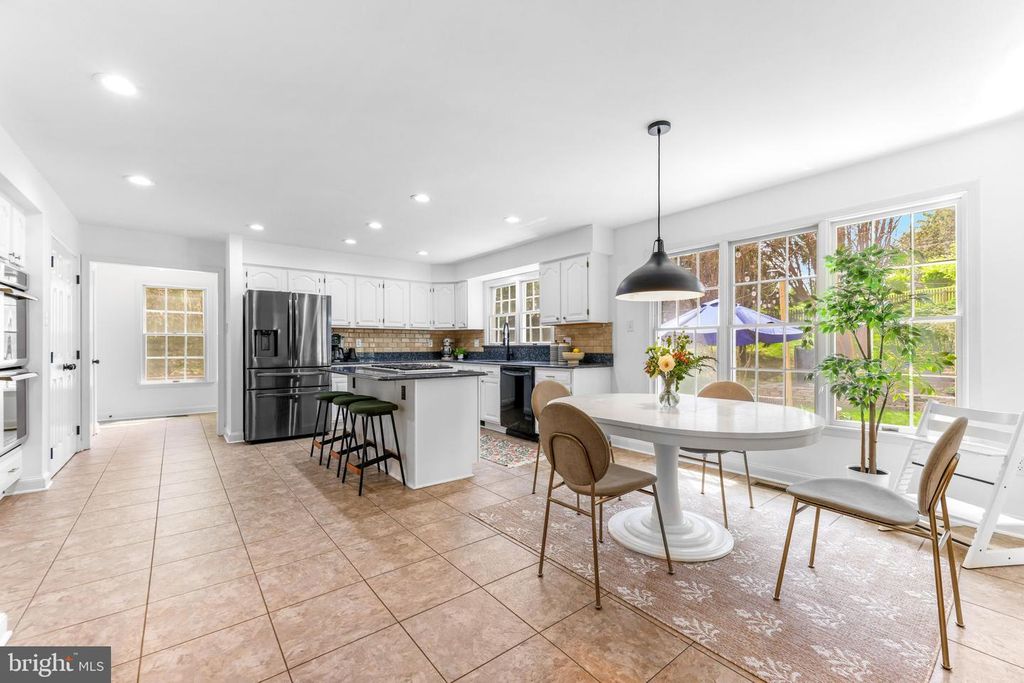 Image 18 of property listing at 6513 APPLE BLOSSOM RIDE, Columbia, MD 21044