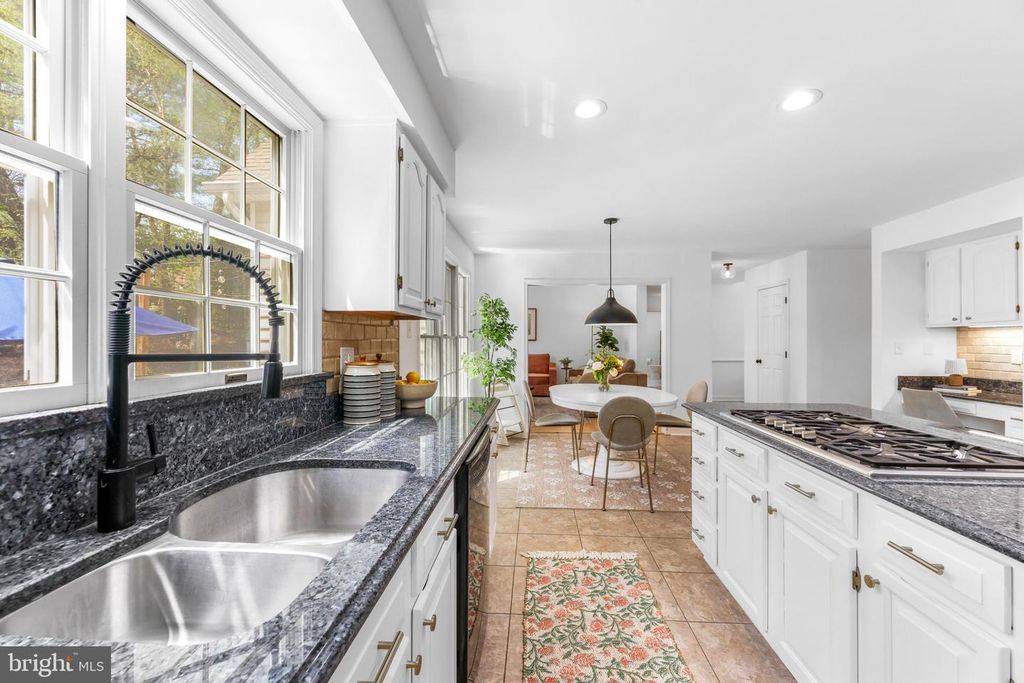 Image 24 of property listing at 6513 APPLE BLOSSOM RIDE, Columbia, MD 21044