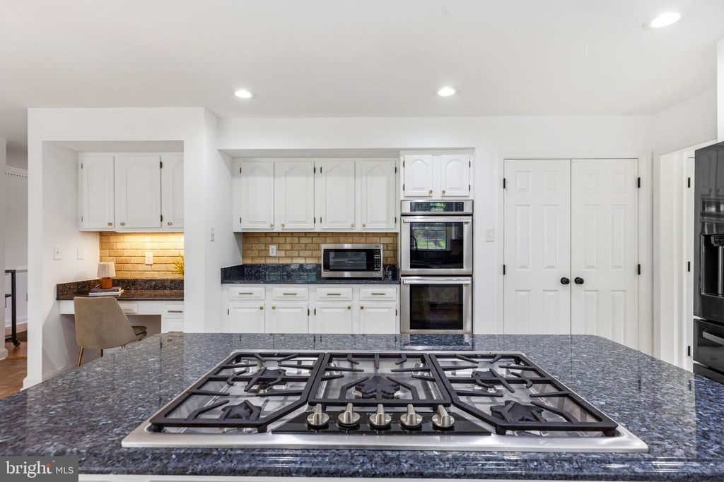 Image 27 of property listing at 6513 APPLE BLOSSOM RIDE, Columbia, MD 21044