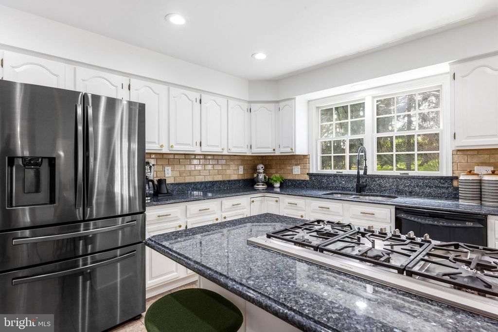 Image 28 of property listing at 6513 APPLE BLOSSOM RIDE, Columbia, MD 21044