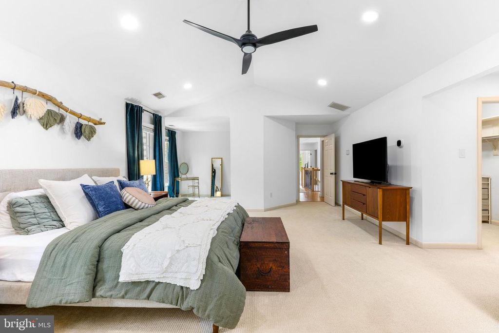 Image 39 of property listing at 6513 APPLE BLOSSOM RIDE, Columbia, MD 21044