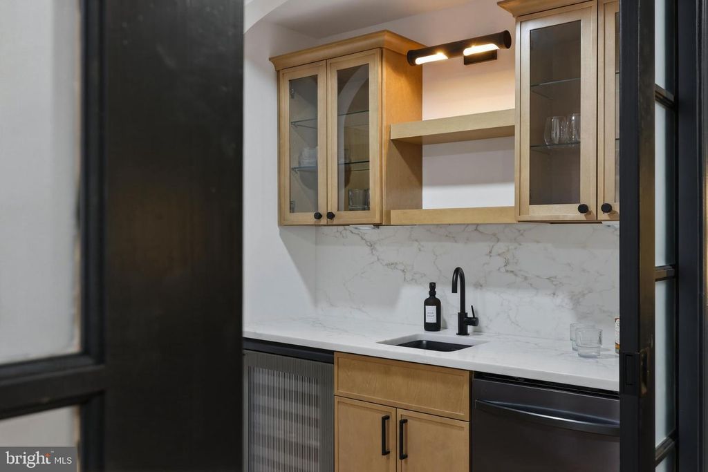 Image 65 of property listing at 6513 APPLE BLOSSOM RIDE, Columbia, MD 21044