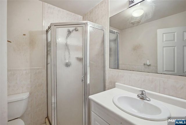 538 4th Street, Palisades Park, NJ 07650