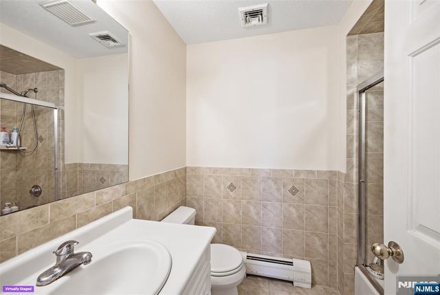538 4th Street, Palisades Park, NJ 07650