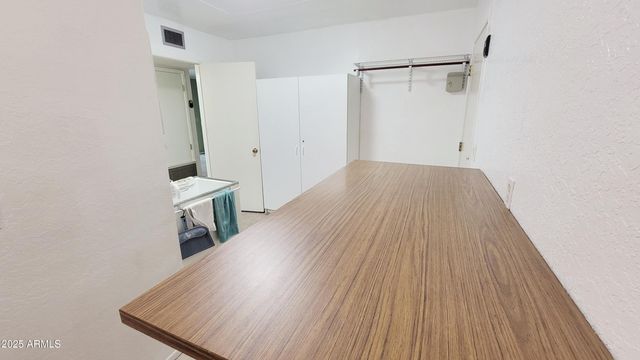 650 N 65TH Way, Mesa, AZ 85205