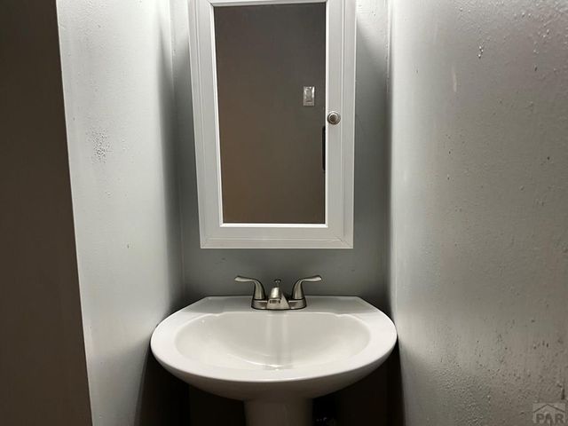 72 Hanson Lane, Pueblo, CO 81001