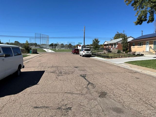 72 Hanson Lane, Pueblo, CO 81001