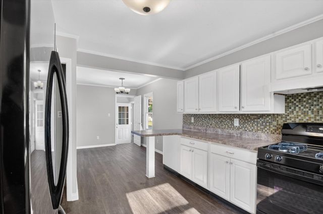 868 Woodbine Boulevard, Jackson, MI 49203