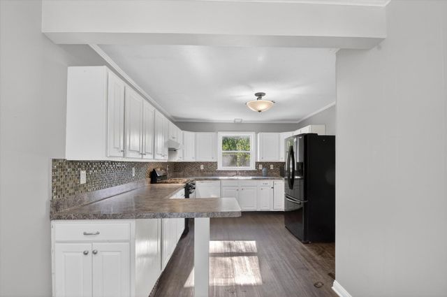 868 Woodbine Boulevard, Jackson, MI 49203