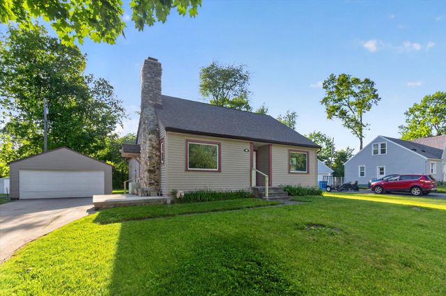 868 Woodbine Boulevard, Jackson, MI 49203
