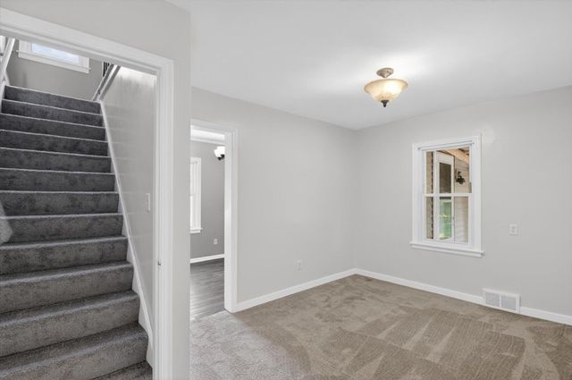 868 Woodbine Boulevard, Jackson, MI 49203