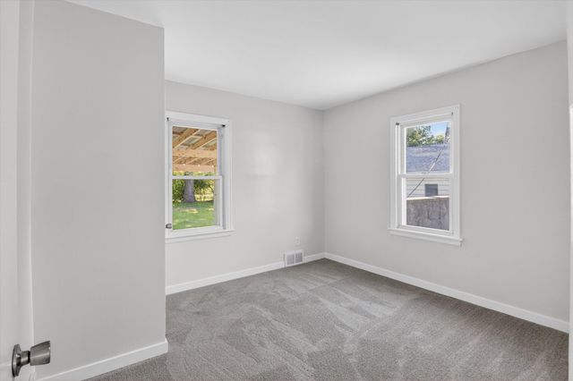 868 Woodbine Boulevard, Jackson, MI 49203