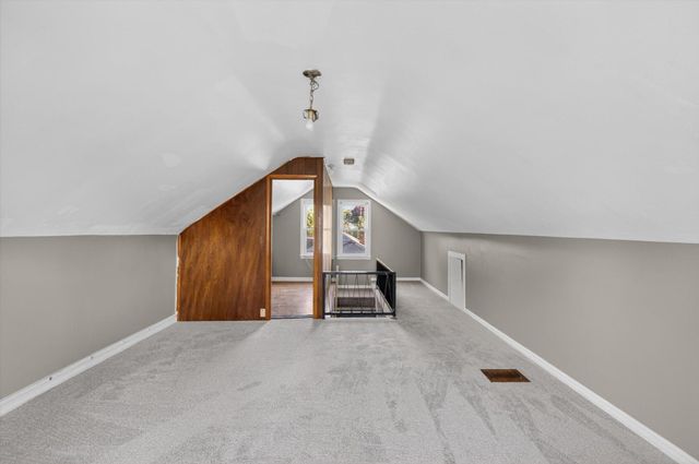 868 Woodbine Boulevard, Jackson, MI 49203