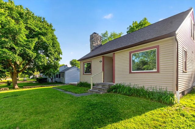868 Woodbine Boulevard, Jackson, MI 49203