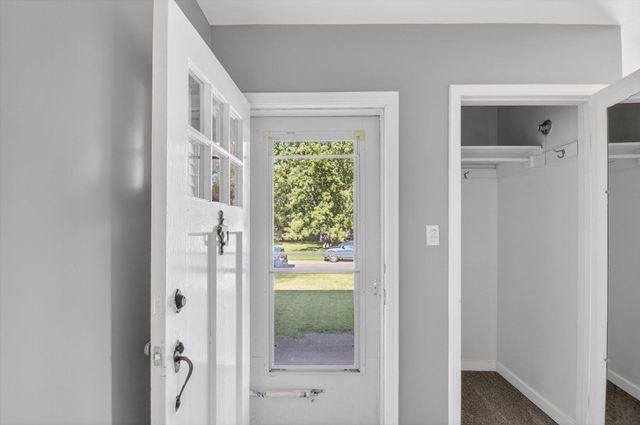868 Woodbine Boulevard, Jackson, MI 49203