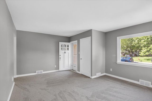 868 Woodbine Boulevard, Jackson, MI 49203