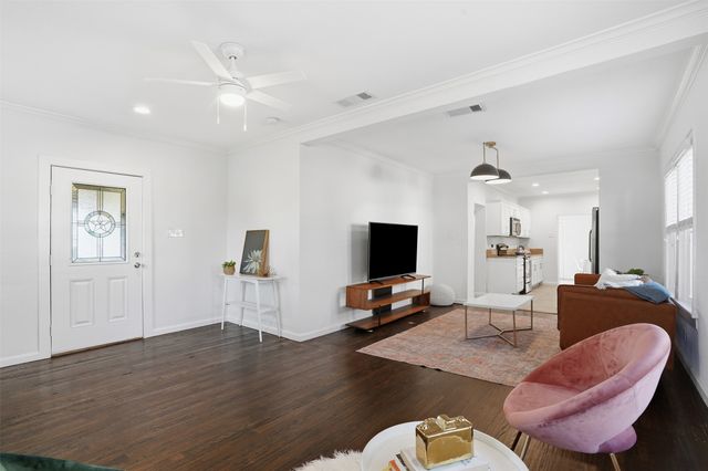 1102 Brunner Avenue, Dallas, TX 75224