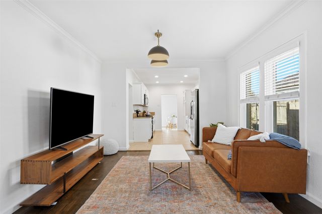 1102 Brunner Avenue, Dallas, TX 75224