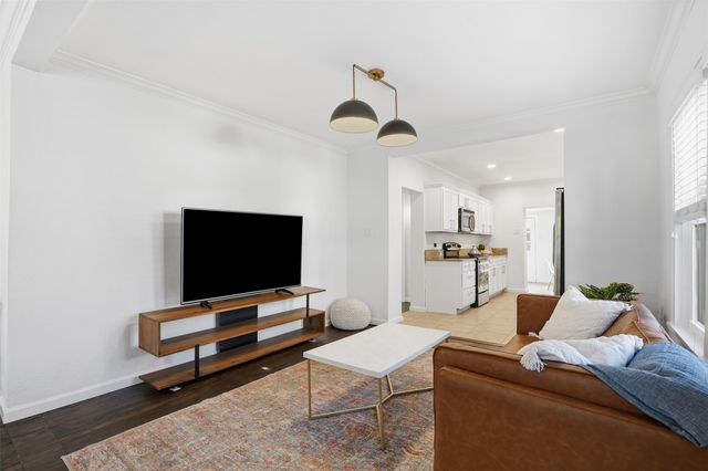 1102 Brunner Avenue, Dallas, TX 75224