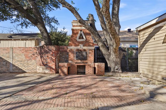 1102 Brunner Avenue, Dallas, TX 75224