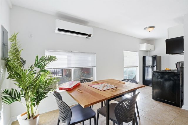 1102 Brunner Avenue, Dallas, TX 75224