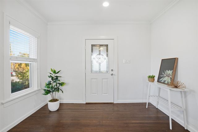 1102 Brunner Avenue, Dallas, TX 75224