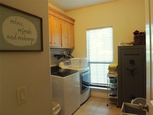 4443 Highway 90, Alleyton, TX 78935