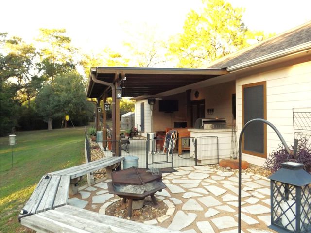 4443 Highway 90, Alleyton, TX 78935