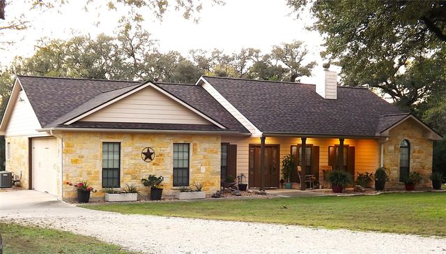 4443 Highway 90, Alleyton, TX 78935