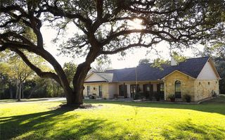 4443 Highway 90, Alleyton, TX 78935