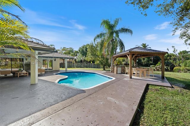 2026 NW 81st Ave, Coral Springs, FL 33071