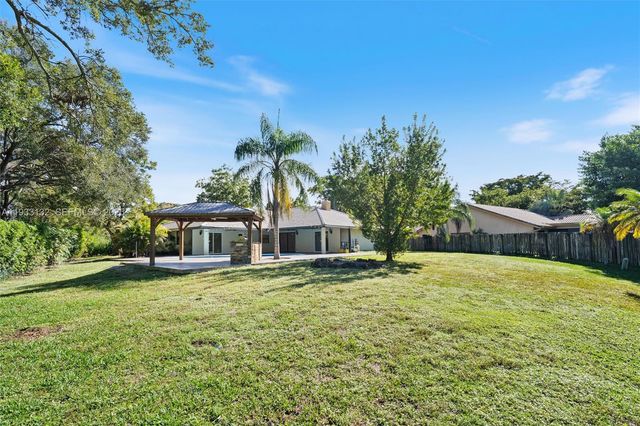 2026 NW 81st Ave, Coral Springs, FL 33071