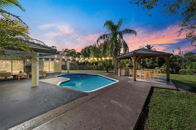 2026 NW 81st Ave, Coral Springs, FL 33071