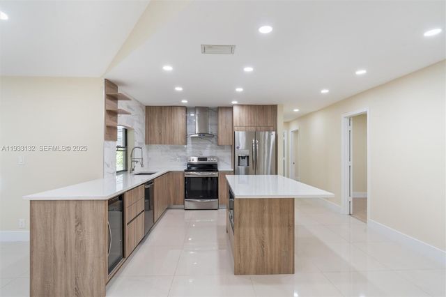 2026 NW 81st Ave, Coral Springs, FL 33071