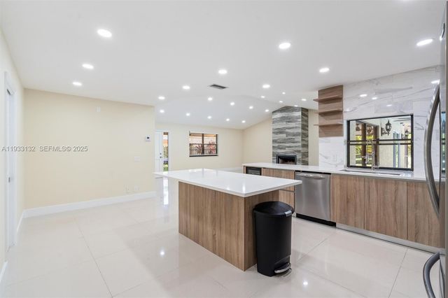 2026 NW 81st Ave, Coral Springs, FL 33071