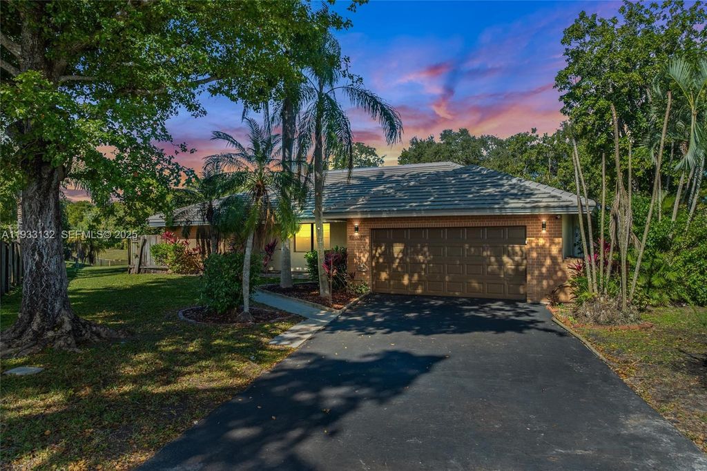 2026 NW 81st Ave, Coral Springs, FL 33071
