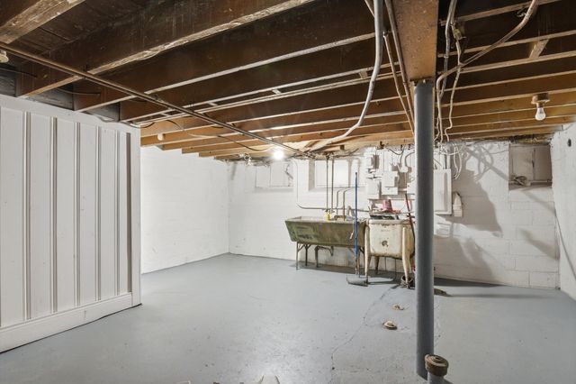 10118 Eagle Street, Dearborn City, MI 48120