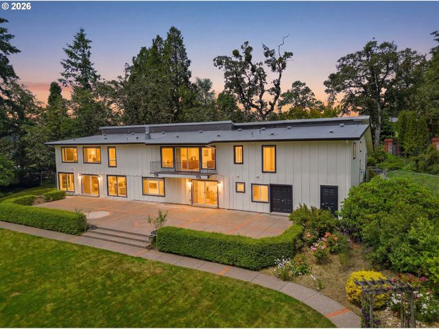 3915 N SHASTA Loop, Eugene, OR 97405