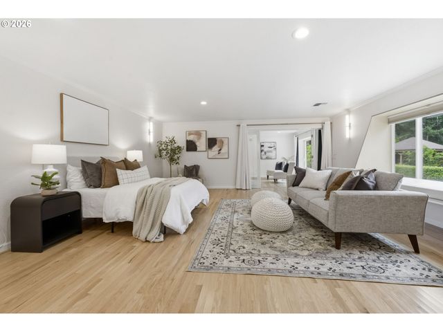 3915 N SHASTA Loop, Eugene, OR 97405