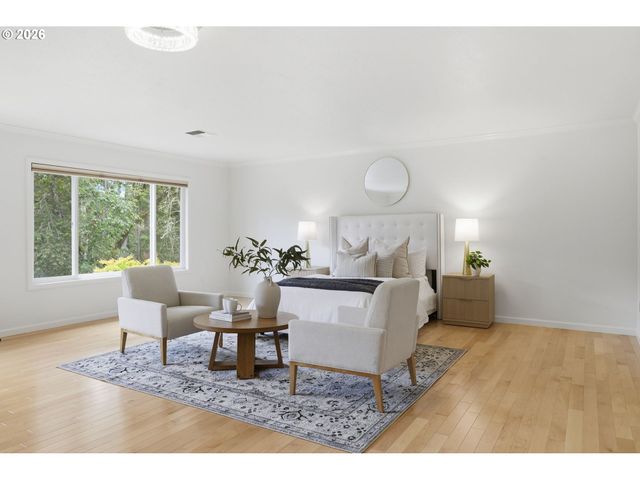 3915 N SHASTA Loop, Eugene, OR 97405