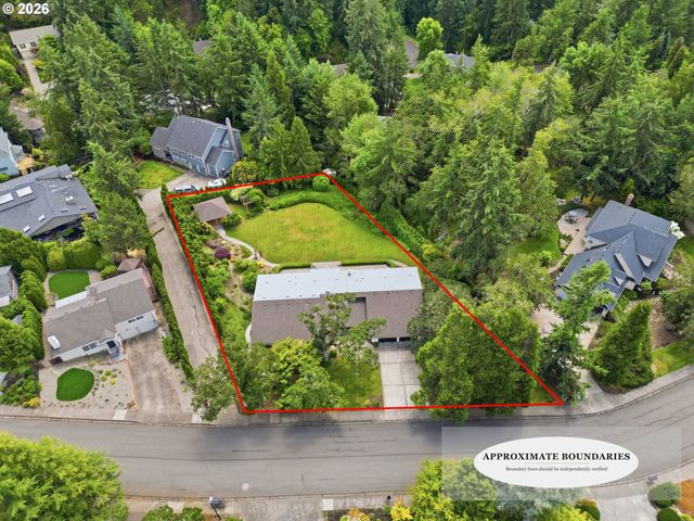 3915 N SHASTA Loop, Eugene, OR 97405