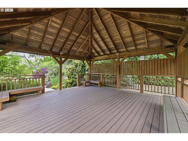 3915 N SHASTA Loop, Eugene, OR 97405