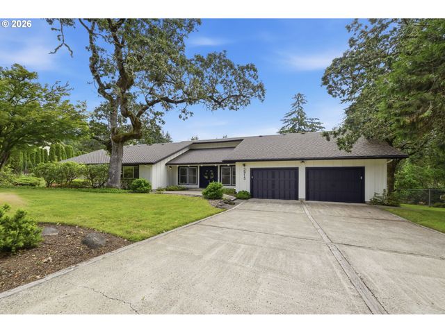 3915 N SHASTA Loop, Eugene, OR 97405