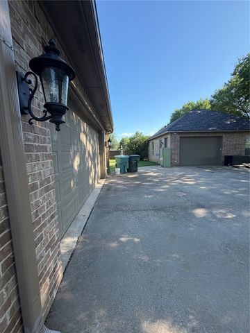 805 Bentbrook Lane, Sherman, TX 75092