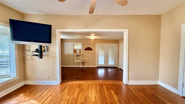 1122 4th Street, Graham, TX 76450